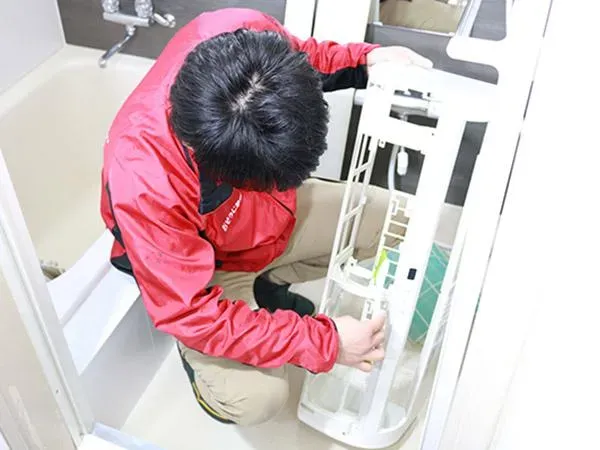 浴室クリーニングの様子